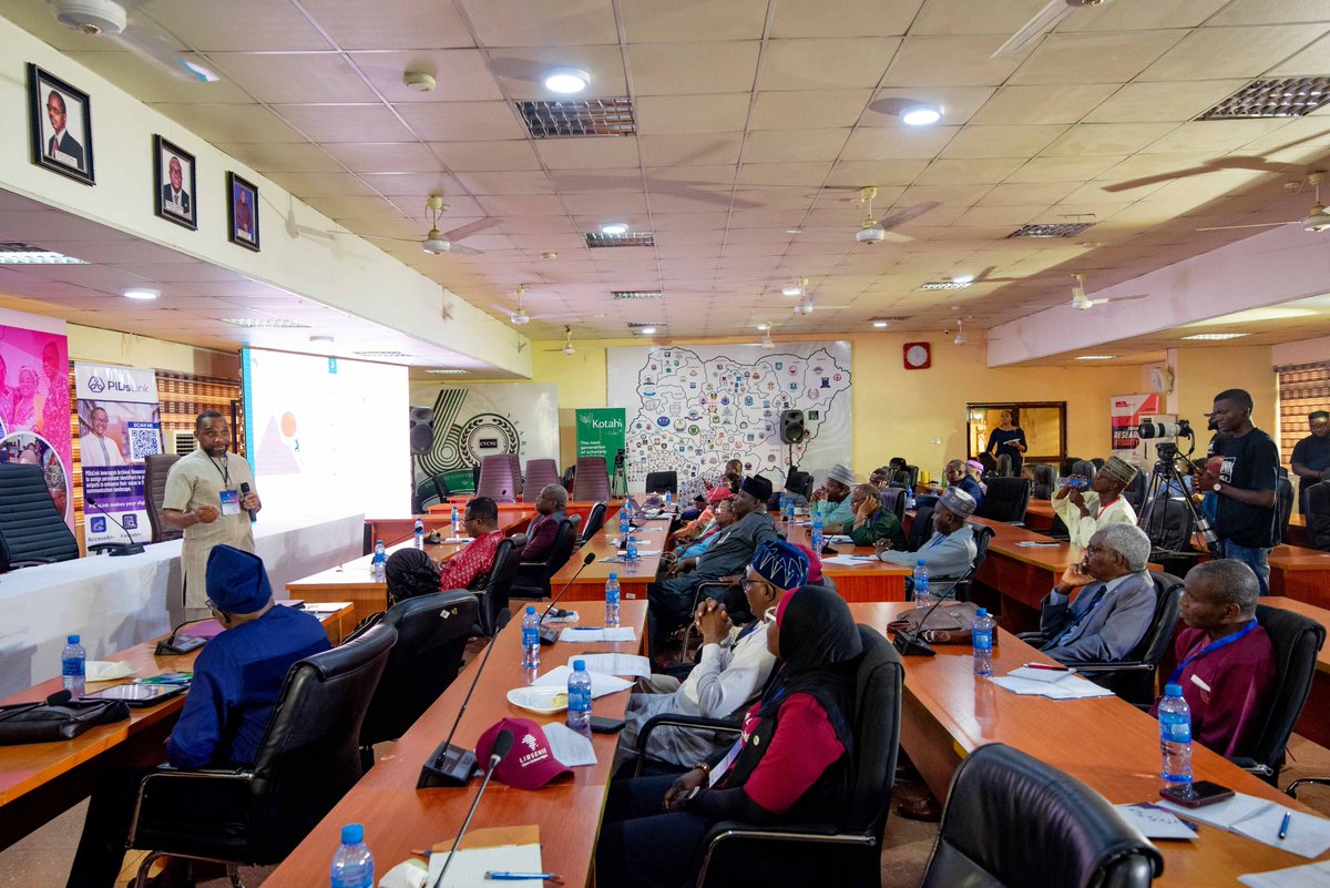 LIBSENSE's tweet photo. The day was full of insightful convo and the next steps in university leadership's collaboration for research excellence and impact in the @WACREN region. LIBSENSE's efforts at building capabilities in research excellence were highlighted. Thanks @AC3_News @CVCNU @AulnuOfficial https://t.co/GUNwuLwR0y
