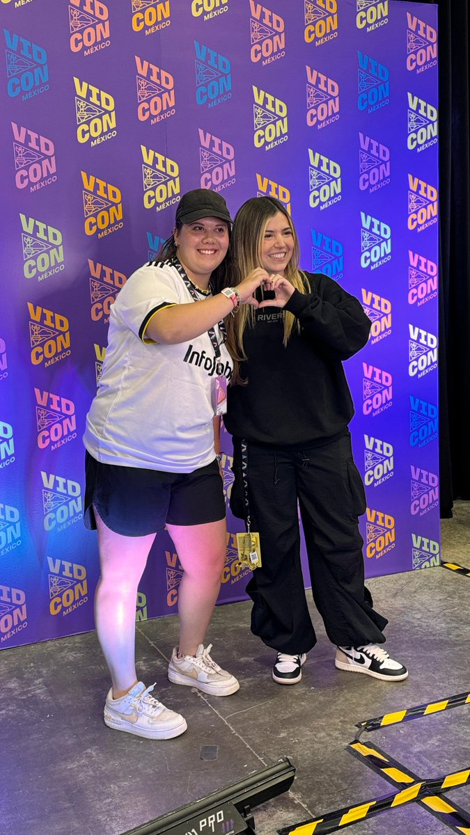 PIO_FC's tweet photo. El #PPP presente en VidCon México 2024 🤩🐥 https://t.co/uKVnm5Lss4