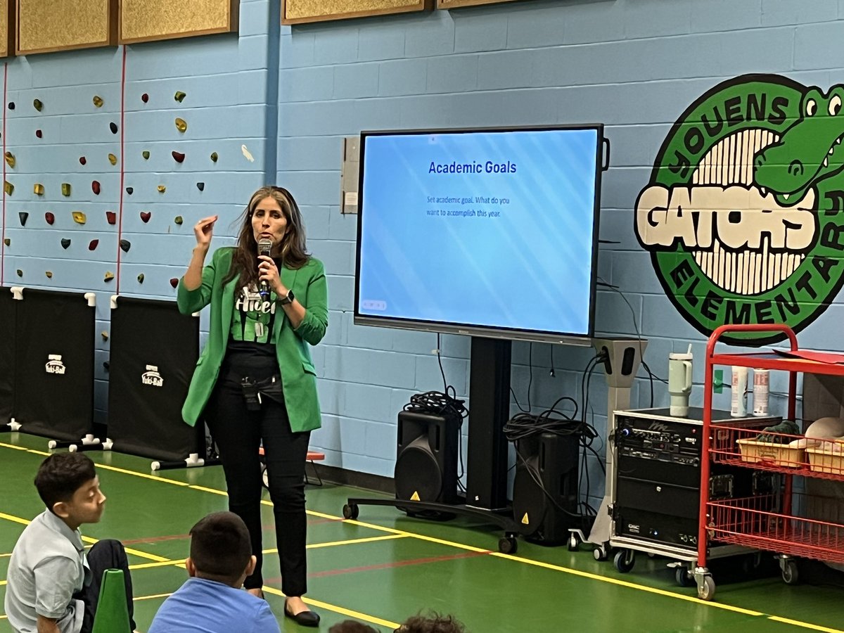 BaileyAlief's tweet photo. Our students starting the year off strong learning how to be Great Gators! @Youens_Gators @Ruth_Kacz #GatorNation #deepdivingintolearning https://t.co/1KYazg7rf3
