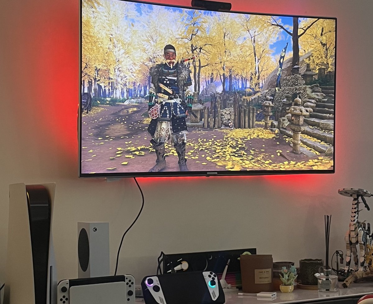 Shadow_Official's tweet photo. See how I can use Shadow PC? Very mindful, very cutesy, very demure. I can use it on an ASUS ROG Ally. Very minimalist.

📷 emeraldpearl. https://t.co/zy0o4i4l5T