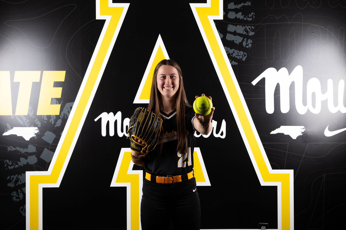 AppStateSB's tweet photo. Celebrating the southpaws today! 👏 

Happy International Left-handers Day to our four lefties! 

⛰️🥎 https://t.co/3WiiISHrRU