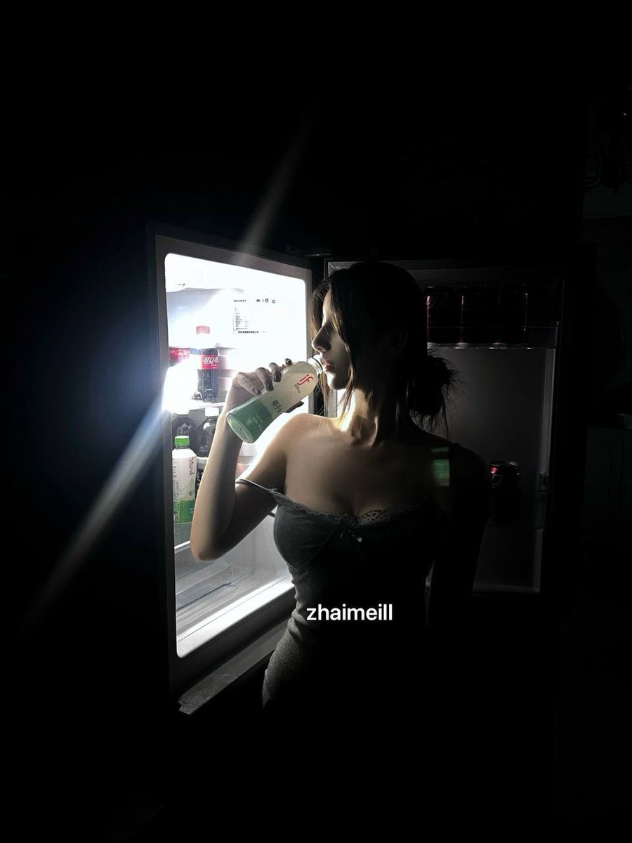 decade_2000's tweet photo. https://t.co/auChZfA8kl