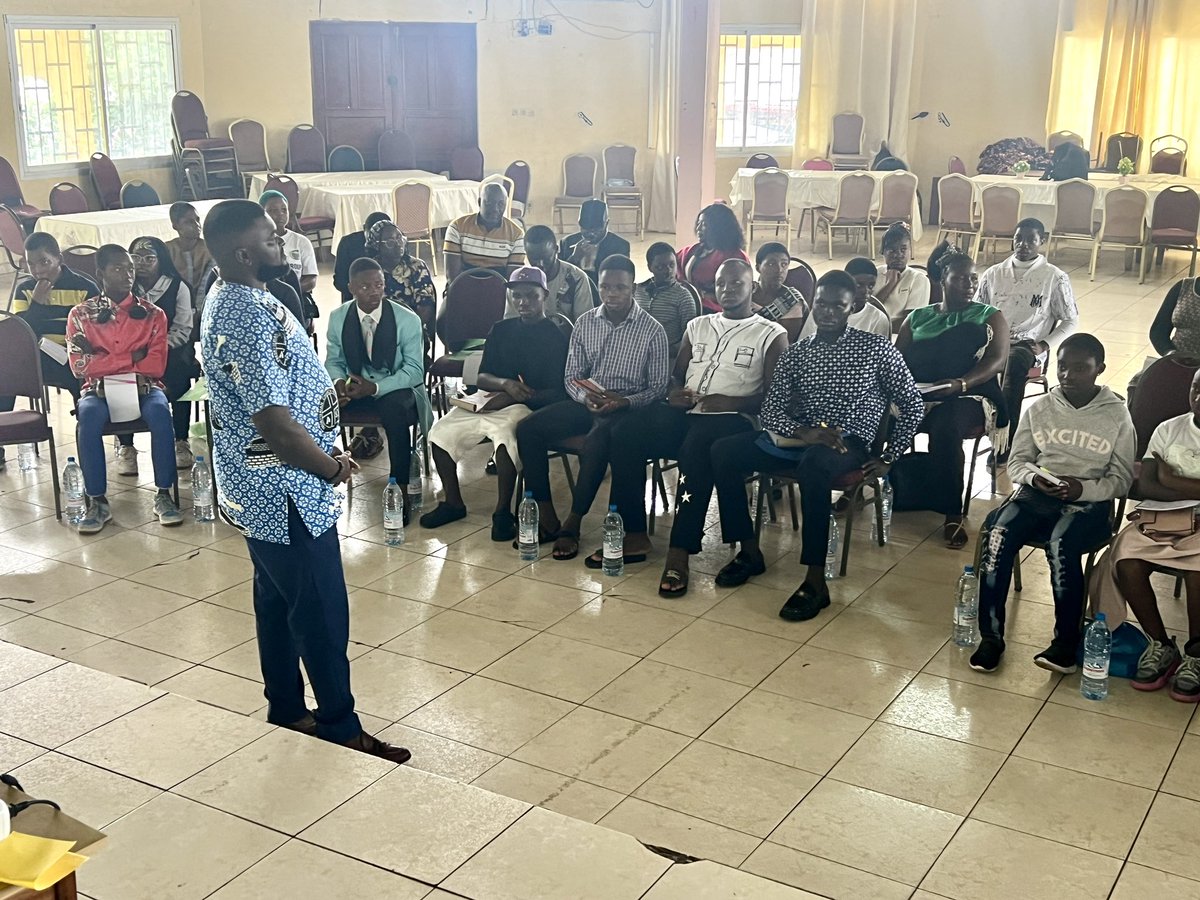 JatoEmma's tweet photo. Psychosocial support for teachers, parents and students in the NW/SWR of Cameroon, the ongoing conflict its impacts on their mental well-being. Godlove and I facilitated a workshop which encourages creation of a positive and supportive classroom environment, benefiting both. https://t.co/L2udSbwjxp