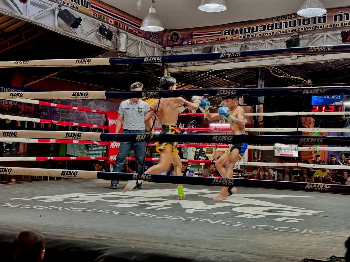 Thrilling start to the night at Thaphae Boxing Stadium! First match victory goes to m Nhorthong S.Pongsakorn in the blue corner after an intense battle. 🥊
 #MuayThai #Thaiboxing #ChiangMai #FightNight #MartialArts instagr.am/p/C-ngx00yY4X/