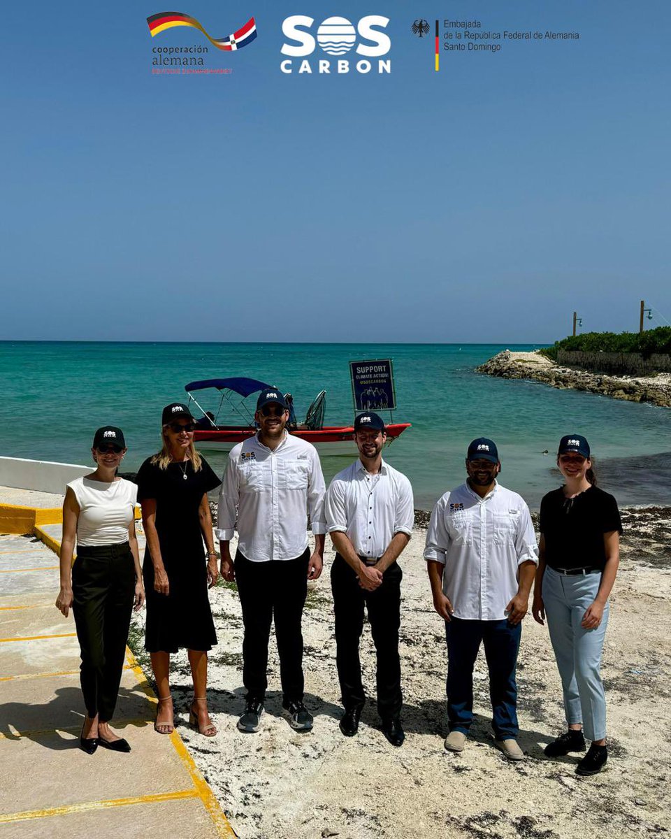 sos_carbon's tweet image. Honor recibir a la embajadora de @AlemaniaenRD, Sra. Maike Friedrichsen, y su equipo.

Demostramos la versatilidad de la embarcación donada por la Cooperación🇩🇪 Unión SOS-01 que con nuestro sistema #LCM cuenta con capacidad para recolectar hasta 150,000 libras de sargazo por día.