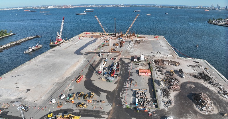 EquinorWindUS's tweet photo. Stay up-to-date with what is going on at the South Brooklyn Marine Terminal by signing up for our Construction Updates. 👷🏿🏗️🛠️ These emails include important information about ongoing and upcoming construction work, road closures, and milestones.