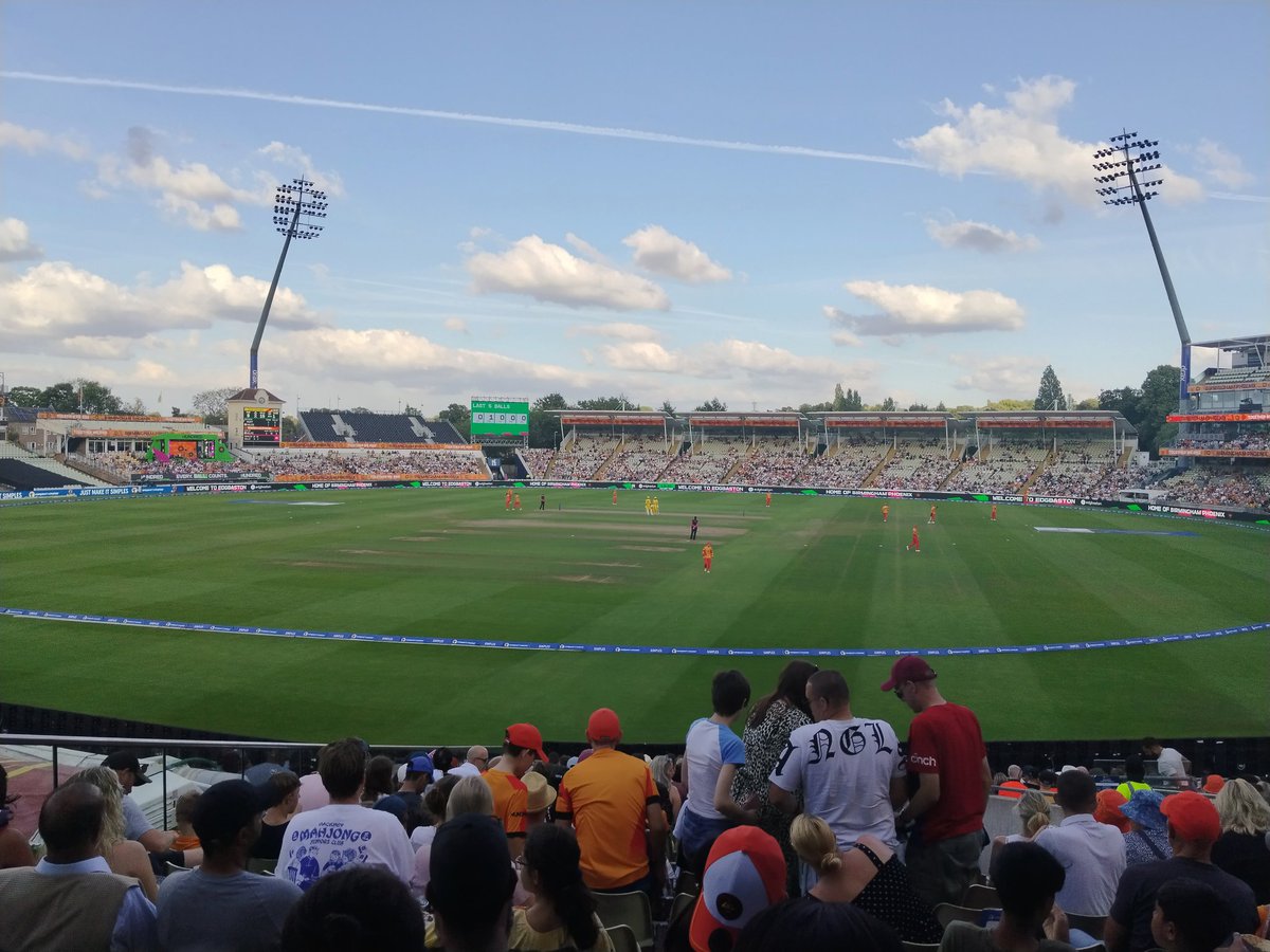 NahimUllah's tweet photo. @Edgbaston Thank you for a lovely evening of The Hundred Cricket @marifdotme https://t.co/7PIG9Js7UG