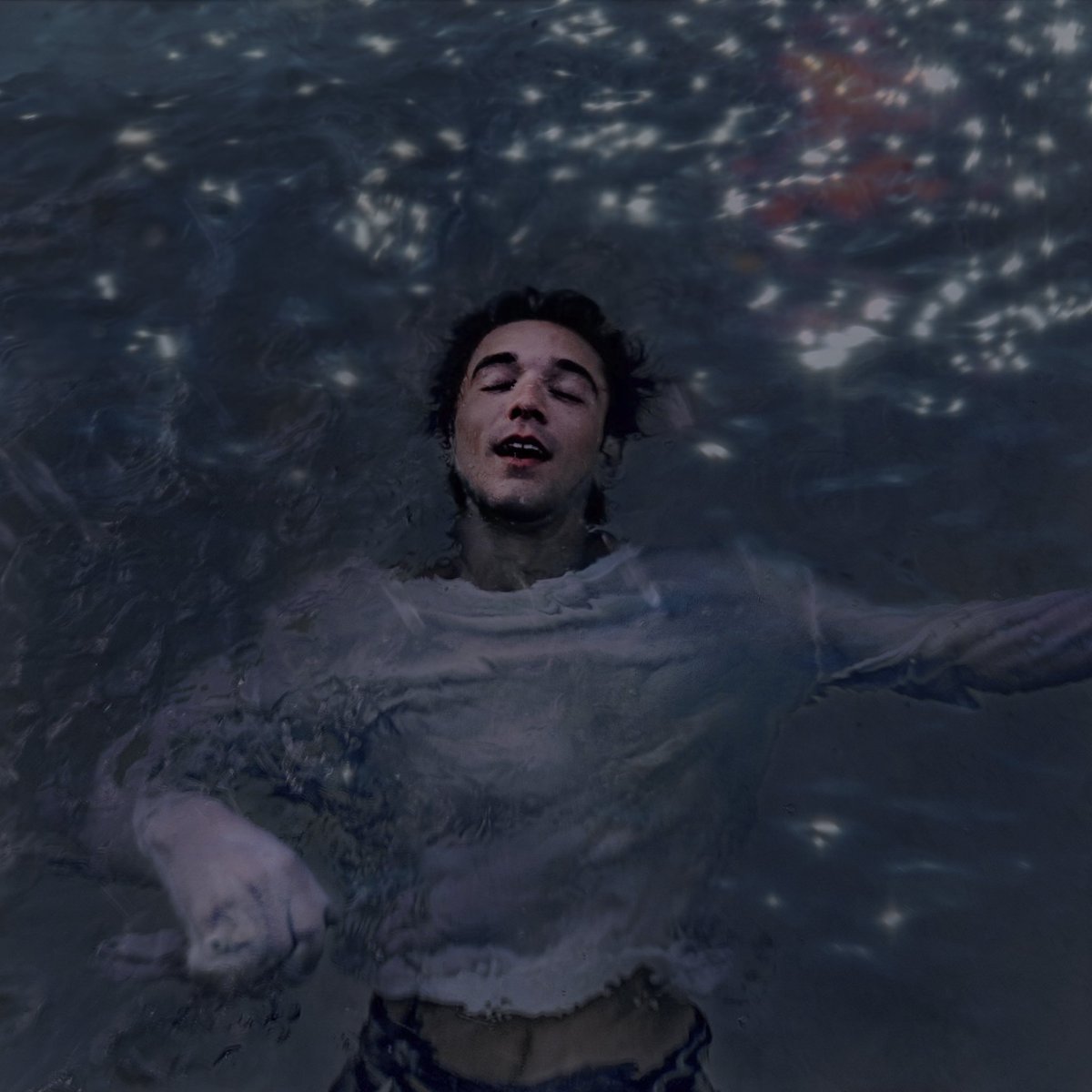 SeaveyDaniel's tweet image. “OTHER PEOPLE” IS YOURS 8/30 🤍

as soon as i saw your reaction to this song live on tour, i knew it had to be the next one i released. this song was so healing to make for so many reasons, and now feels like the perfect time to share it with you guys. danielseavey.lnk.to/OtherPeople