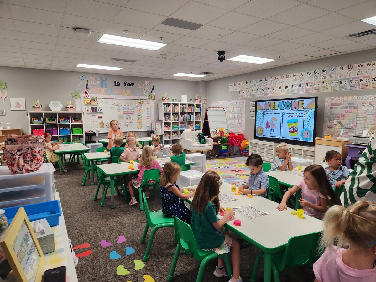 So many smiles on the 1st day of school!! <a href="/oldunionES/">Old Union Elementary School</a> <a href="/Carrollisd/">Carroll ISD</a> #YearoftheDragon2024 #DragonsFirstDay2024