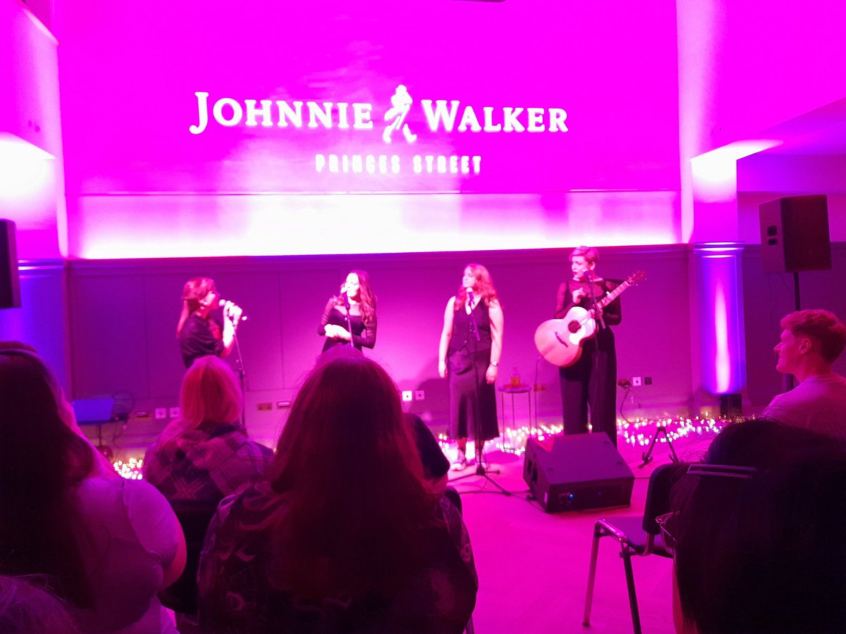 At my first #Fringe24  event to see my niece Nicola performing in 'She Burns' about the women in Rabbie's life. <a href="/N_T_S/">National Trust for Scotland</a> #RBBM Great performances all round. Held <a href="/johnniewalker_/">Johnnie Walker</a>  Edinburgh.