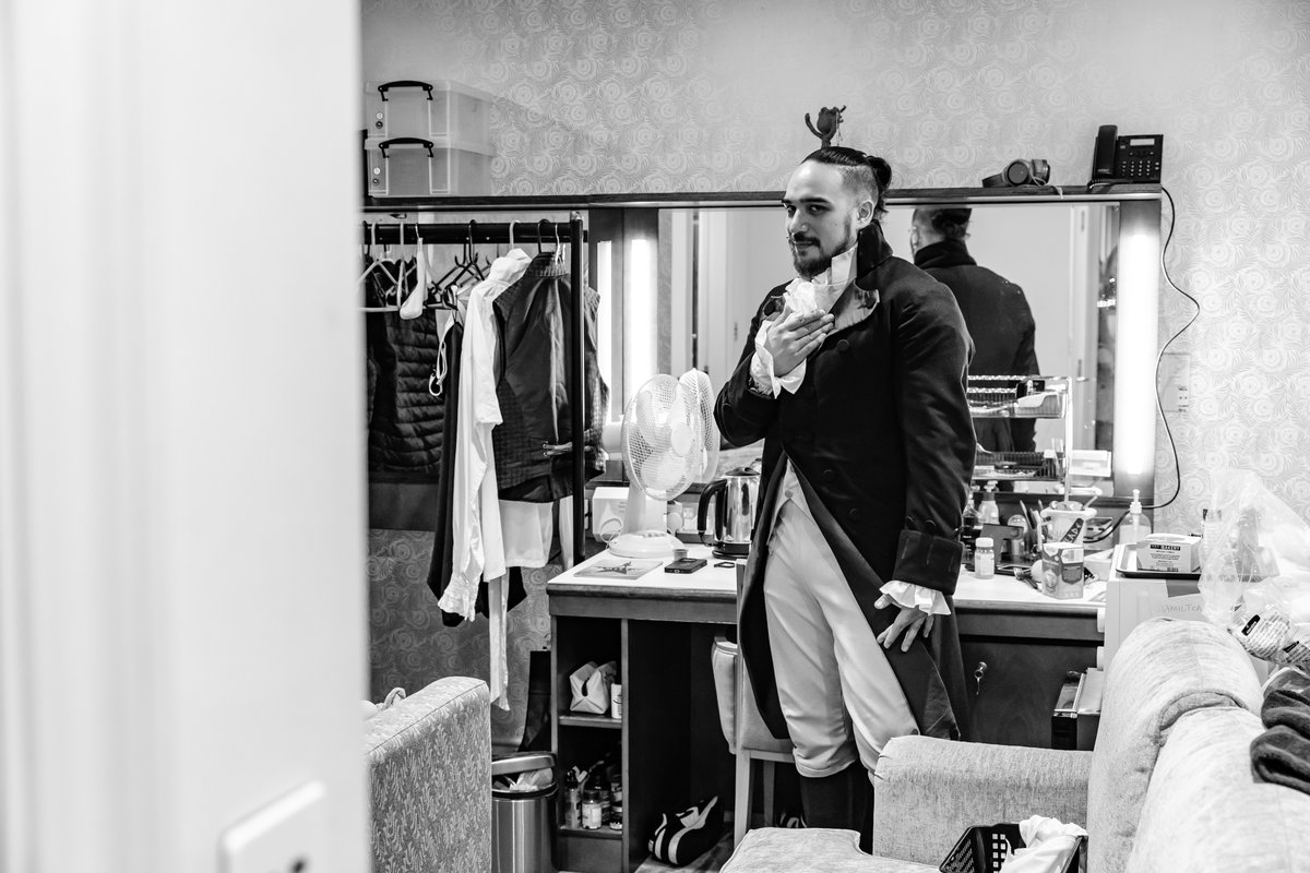 HamiltonWestEnd's tweet photo. TONIGHT #JordanFrazier and #ManaiaGlasseyOhlson perform the roles of Angelica and Aaron Burr in #HamiltonLDN for One Last Time. 💛

📸: @dannykaan https://t.co/DC9CIBNtX4