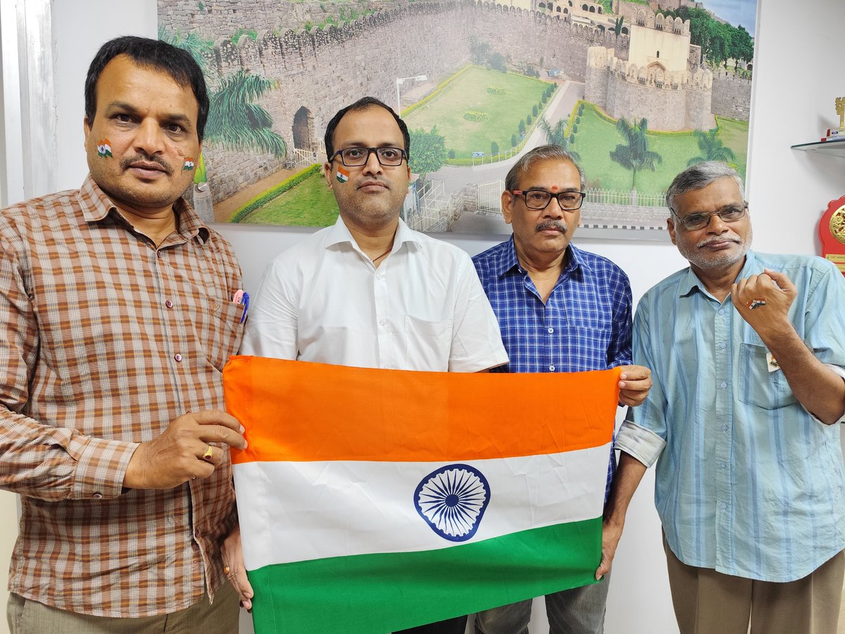 asi_hyderabad's tweet photo. Officials of Asi Hyderbad Circle participating in #HarGharTiranga campaign
@MinOfCultureGoI @ASIGoI https://t.co/614lIraAbJ