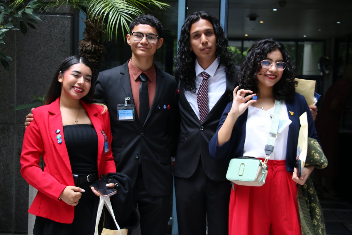 FranciaenMexico's tweet photo. ¡Hoy despedimos a los becarios Mexprotec antes de su partida a Francia! 🇫🇷 23 estudiantes mexicanos iniciarán en septiembre próximo sus estudios en los IUT, en ingeniería, comercio o turismo. @Delphborione los felicitó por su selección y por elegir Francia. https://t.co/6Rlt1NO0AB