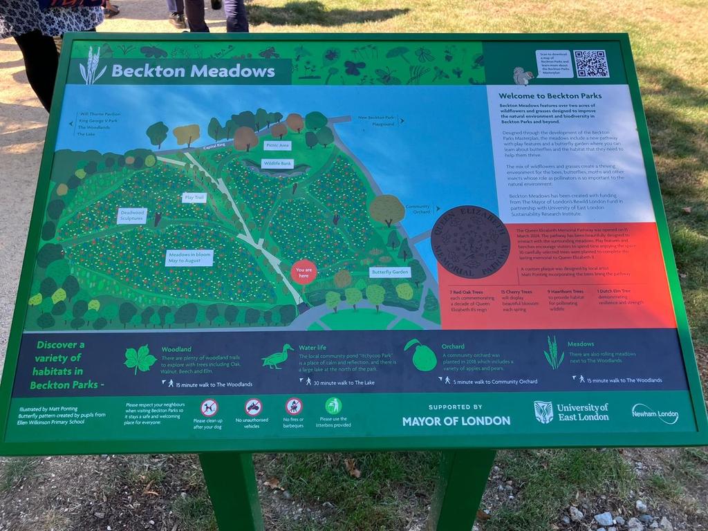 LDN_environment's tweet photo. It was great to visit the beautiful Beckton Park Meadows with the Mayor of Chattanooga, Tim Kelly, today (which is set to be the first National Park City in the US), highlighting the benefit that the @MayorofLondon's Rewild London Fund is making

#Greener #Wilder #Healthier https://t.co/X4aapr59Ho