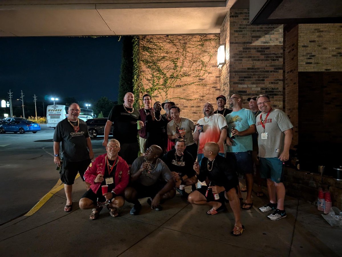 luiscobos21's tweet photo. For real though, I’m SO happy I spent the time and money to march the Crossmen alumni corps. I know I would be massively regretting it and beating myself up if I had chosen not to sign up. Probably one of the best decisions I’ve ever made. https://t.co/Ty91IAvgdW