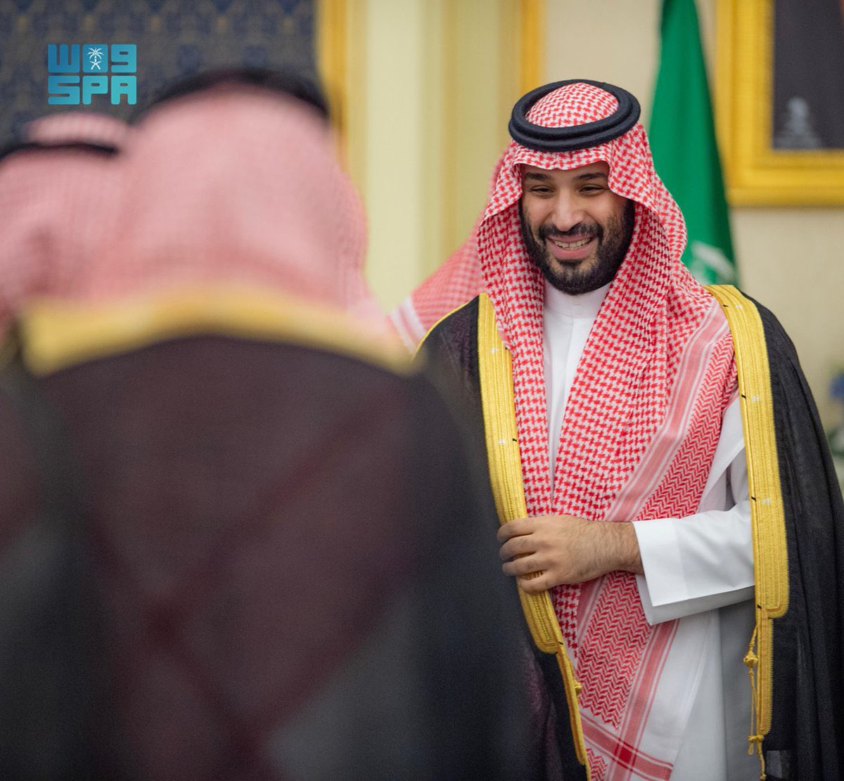 makkahregion's tweet photo. سمو #ولي_العهد يستقبل في قصر السلام بجدة أصحاب السمو الأمراء والفضيلة العلماء والمعالي وجمعًا من المواطنين الذين قدموا للسلام على سموه. https://t.co/d4PNkHygHo