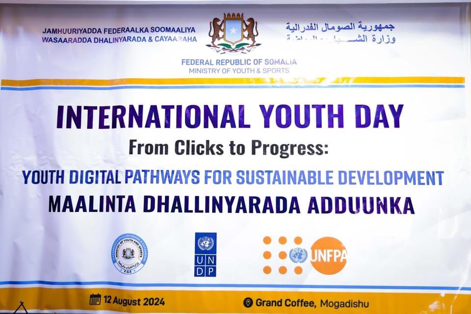 SOMALIAYOUTHHUB's tweet photo. Somalia celebrates #InternationalYouthDay with a focus on "From Clicks to Progress"! Hosted by @MoysFGS. Our Director @hamzaabdi02 moderated a panel on "Youth Empowerment through Digital Skills," featuring Ismahan from @SIMADiLab 
and Yusuf from  @SOSCVSomalia #DigitalSkills https://t.co/UYvlQnUGiP