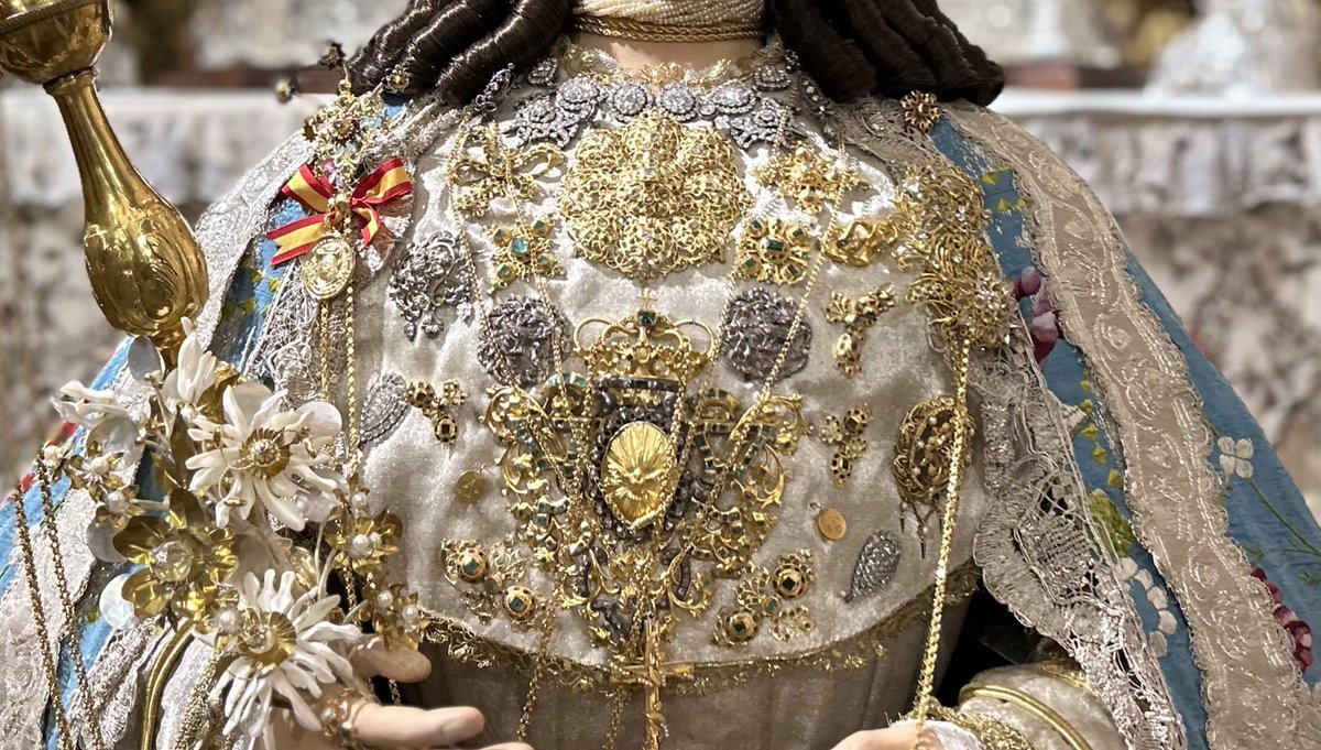 🔵 LA PATRONA DE ESTEPA HOY EN BESAMANOS