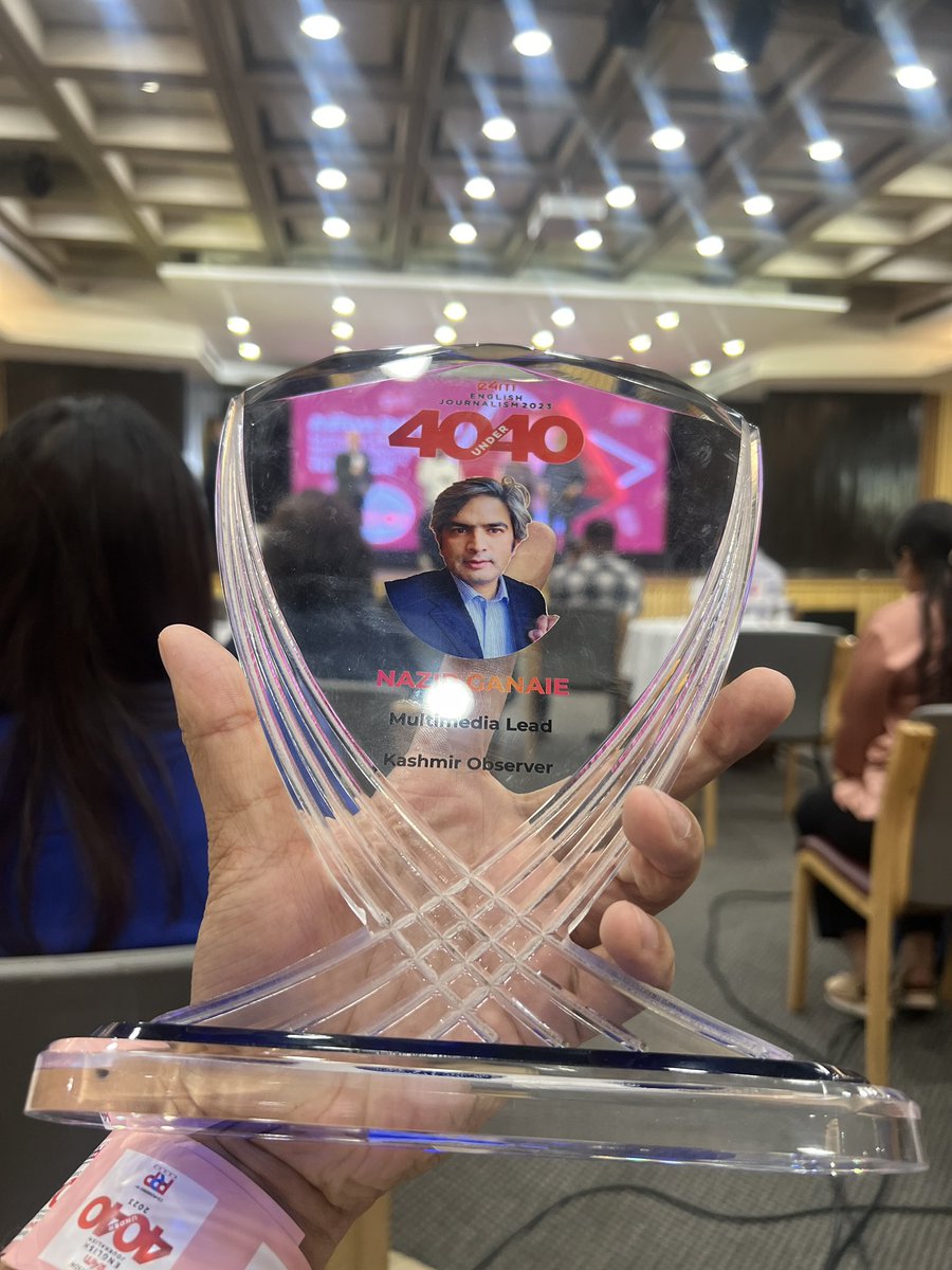 GowharSpeaks's tweet image. Heartfelt congratulations to my colleague and mentor @Nazirkashmiri for winning the e4m Journalism Award in Delhi! Being nominated among the top journalists in India is a testament to your hard work, dedication and excellence in journalism. Proud and inspired! #e4mAwards