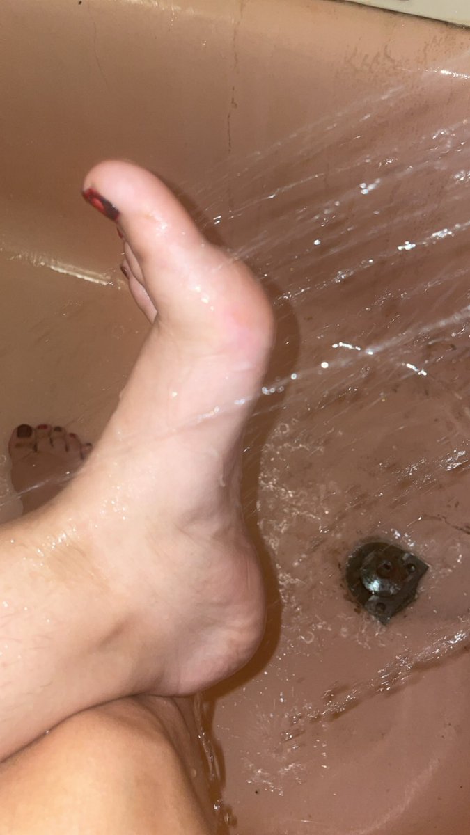 SoleSeduction98's tweet photo. For all the serious buyers out there: I accept payments via PayPal, CashApp, Venmo and Apple Pay. 💸 Secure and easy transactions to get you the exclusive feet content you crave! DM me to place your order. 👣 #FeetPics #FootFetish #PaymentInfo #SeriousBuyersOnly https://t.co/Tkec3cTIoU