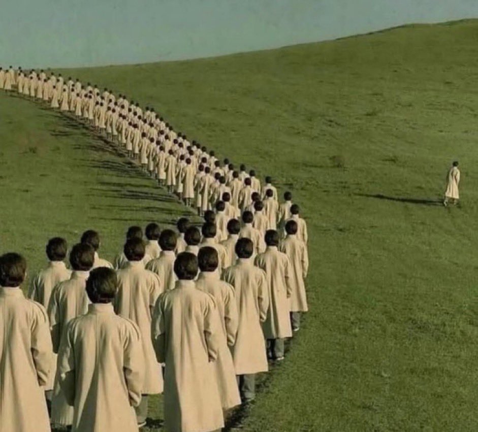 لـورا نایت tweet media