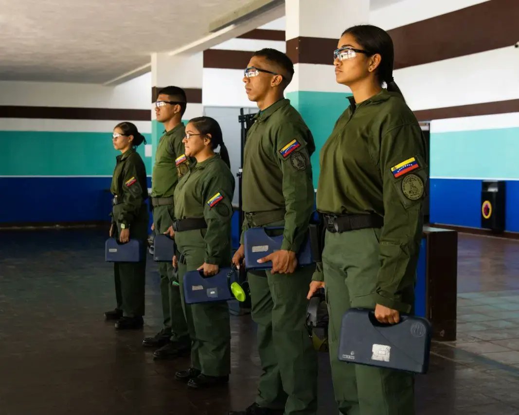 ¡Se acerca la fecha que muchos esperan! 

La selección nacional de Tiro (pistola) de la <a href="/Umbv_Fanb/">Universidad Militar Bolivariana de Venezuela</a> estará presente en los IV Juegos Mundiales de Cadetes  2024. 

E̲l̲ d̲e̲p̲o̲r̲t̲e̲ n̲o̲s̲ u̲n̲e̲ ¡Amistad a través del deporte! 🤝🇻🇪

 #Venezuela
#integraresvencer