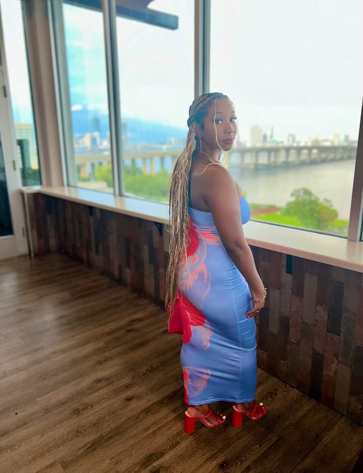 taughtbytee_'s tweet image. 🥂20Something ✨🌹♌️ 8/7 
#MyBirthdayAllLeoSznLong