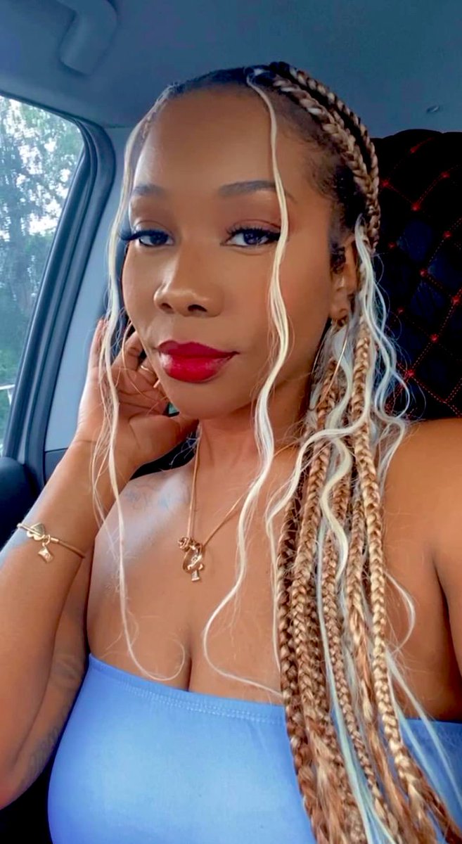 taughtbytee_'s tweet image. 🥂20Something ✨🌹♌️ 8/7 
#MyBirthdayAllLeoSznLong