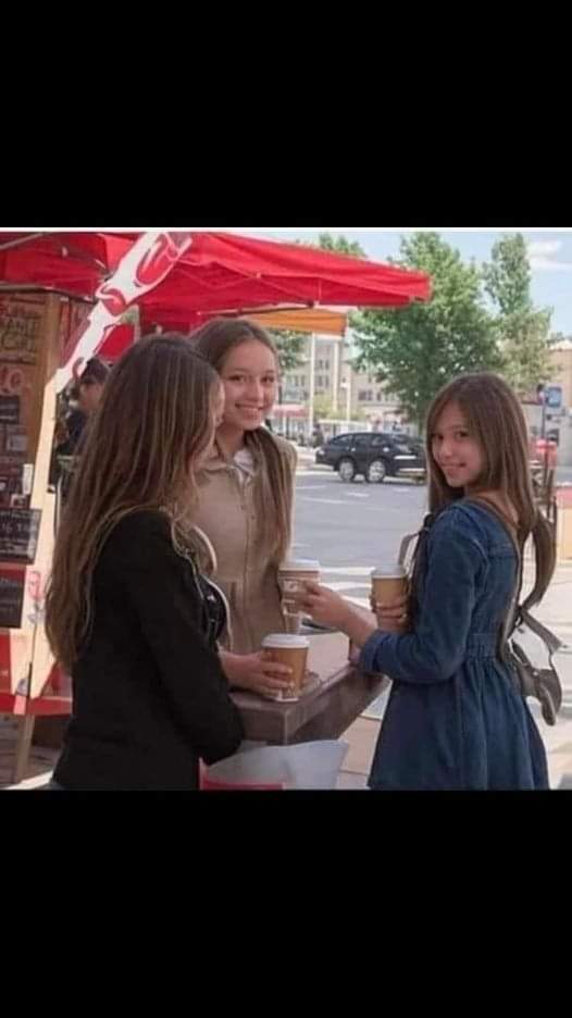 Close your eyes and take them up slowly while looking at the picture 😱😁😝