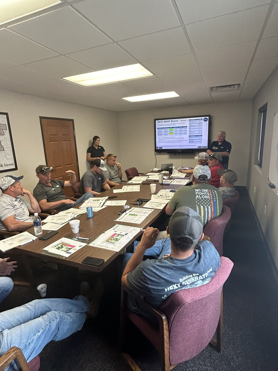 Mike Egger tweet media