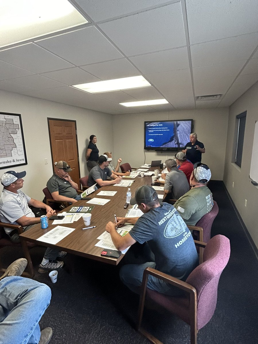 Mike Egger tweet media