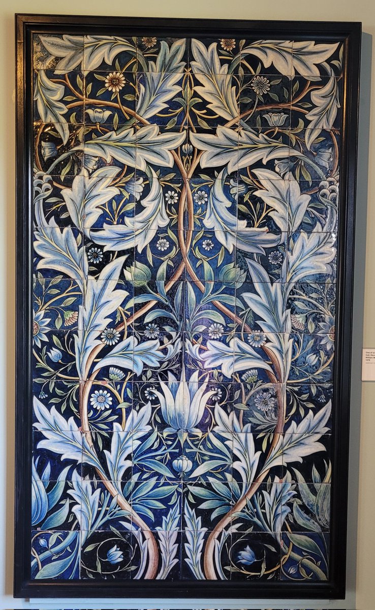 AlabasterMiss's tweet image. A selection of #WilliamMorris #Morris #PRB #TilesOnTuesday #Tiles from Jackfield Tile Museum. From a tiny individual hand-painted swan to a huge panel of luscious swirly florals!