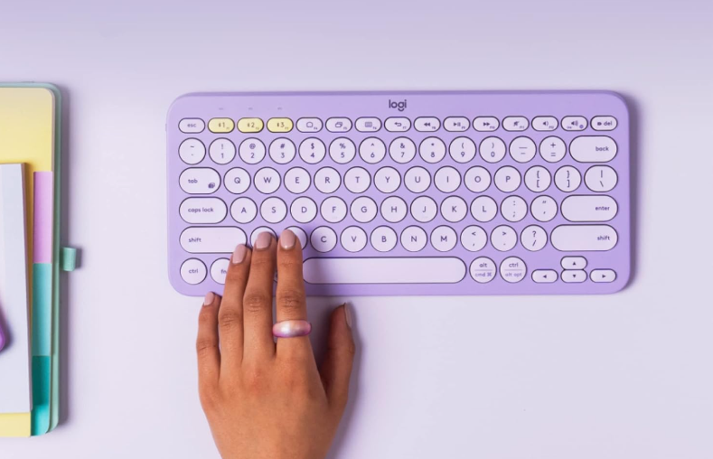 GeekZillaTech's tweet image. 💡 ¿Necesitas un teclado que se conecte a tu PC y celular? Este Logitech K380 multi-dispositivo en oferta puede ser lo que necesites. Link a la #OfertaDelDía : amzn.to/3WKZ4lv
#Logitech #teclado #tech #ofertas #descuentos