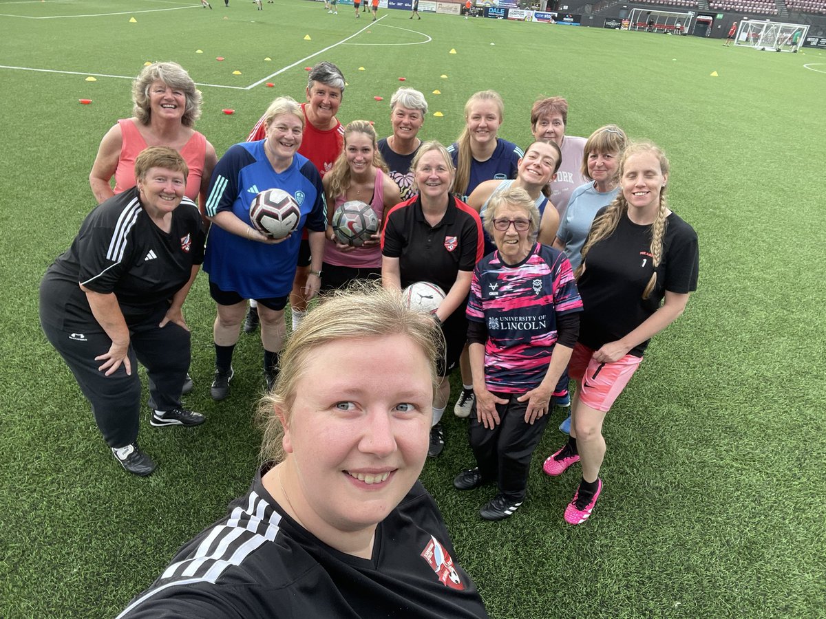 Nicola Bull tweet media