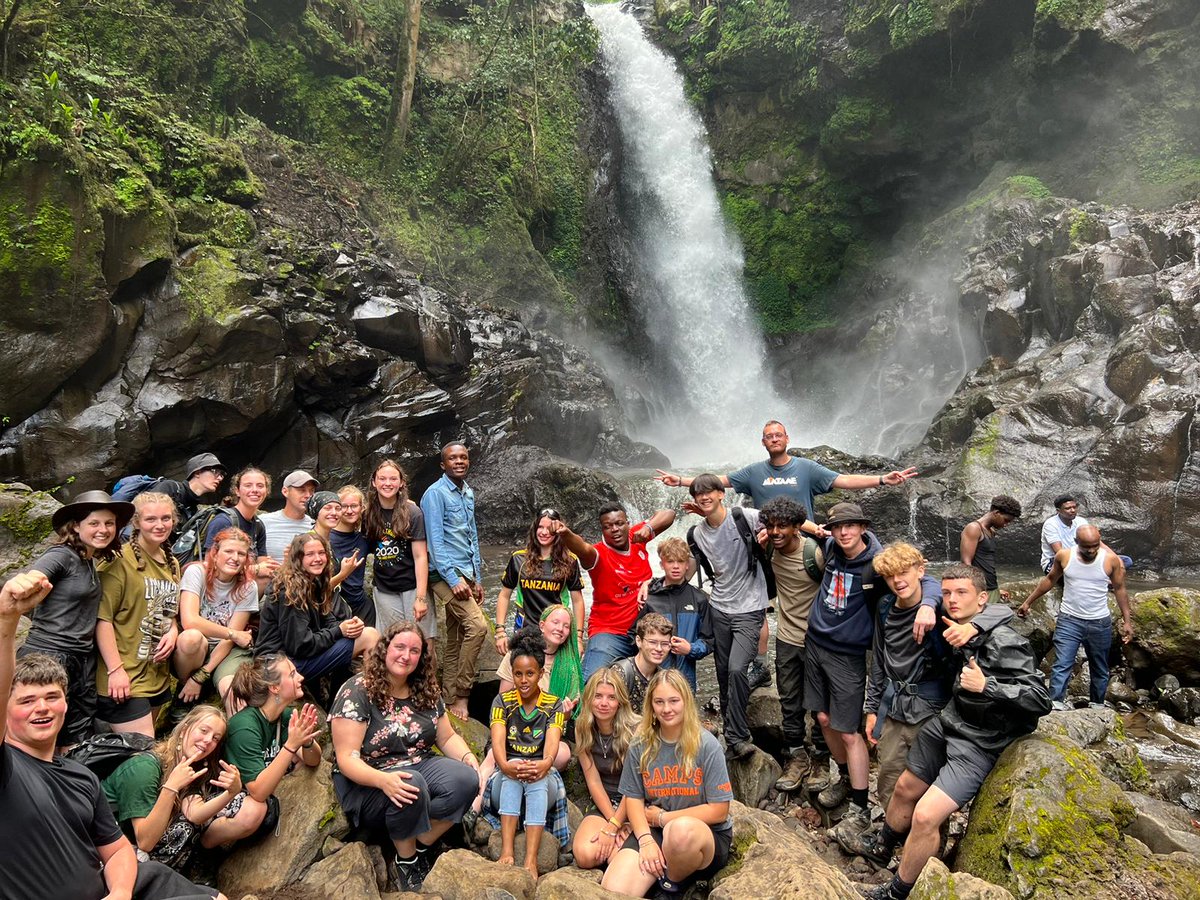 #TeamTikitiMaji have finished up their time at #CampShanty 🥰 The team enjoyed a trip to the Chugga Tribe caves as well as the Marangu Waterfalls where they took some group pictures! 📸 #campseffect @campsint