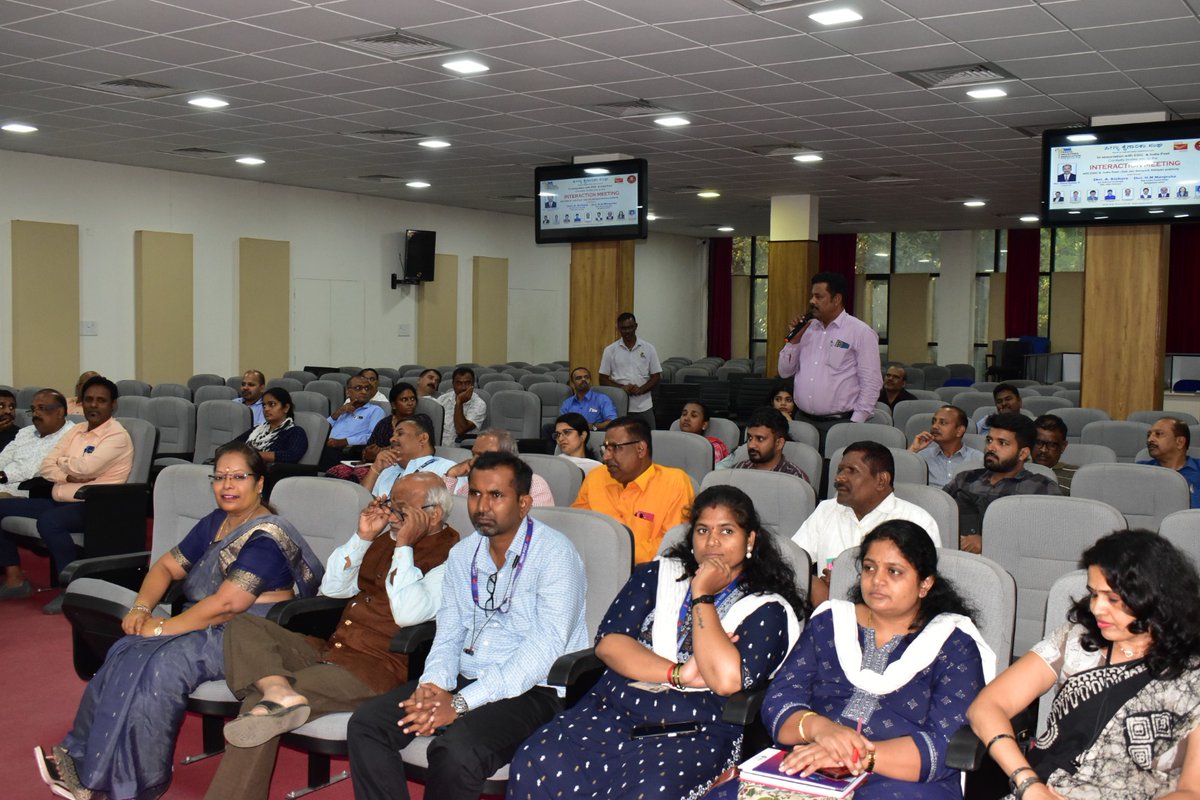 HqPostal's tweet image. Today, Peenya Industries Association(PIA) has organised Intercation meeting (#DCDP) in association with ESIC &amp;amp; India post. Shri A Kishore, Dy Director Incharge ESIC SRO Peenya and Shri H M Manjesh, The Chief Postmaster Bengaluru GPO grace the event. 
#DakChaupal
#DakSewaJanSewa