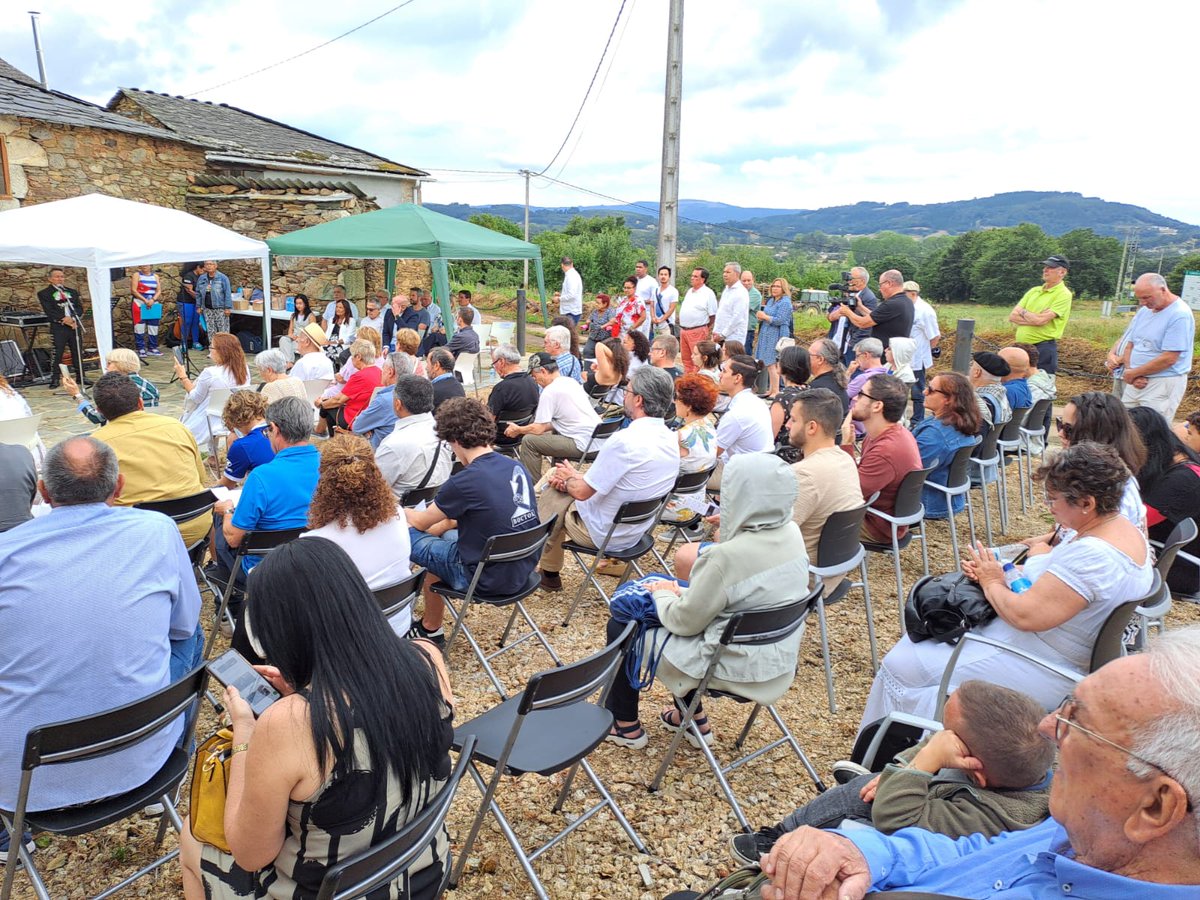 Emotivo acto de celebración del 98 Aniversario del nacimiento del Comandante en Jefe tuvo lugar en la casa de natal de Ángel Castro,  Lancara, Galicia. #FidelPorSimpre