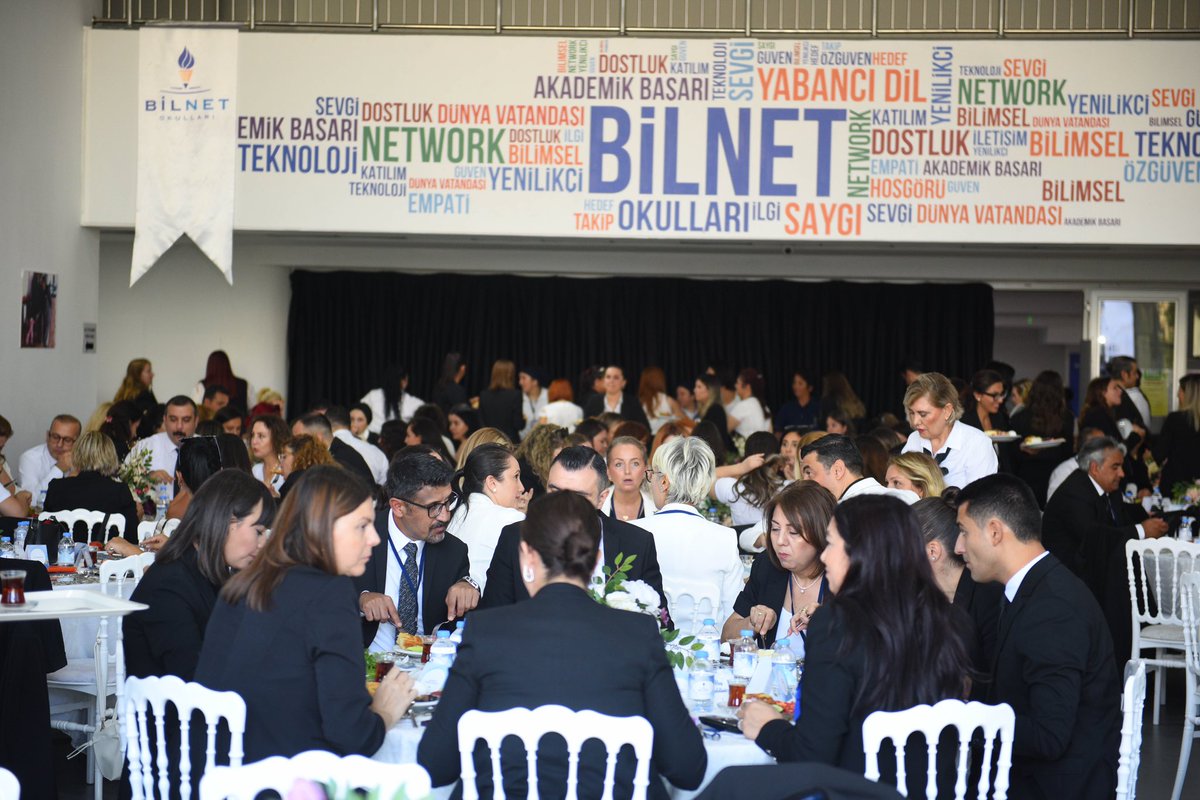 Bilnet Okulları olarak, 2024-2025 eğitim-öğretim dönemimize Yönetim Kurulu Başkanımız Sayın Osman Öztürk'ün ve tüm öğretmenlerimizin katılımlarıyla gerçekleştirdiğimiz kahvaltı organizasyonuyla büyük bir coşku içinde başladık. Bu etkinlik, Türkiye'nin dört bir yanındaki