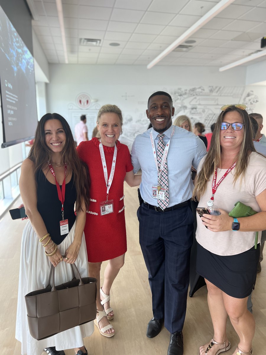 lhpsnews's tweet image. Getting to see so many parents join us for our Upper School New Parent Coffee was a highlight of our day. Thank you to everyone who worked to make this event so special for our new parents!

#LHP #LakeHighlandPrep #HighlanderHighlights