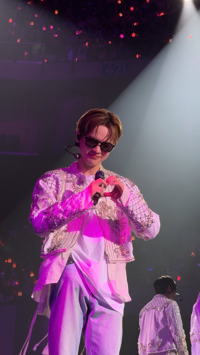 here’s the photo without the watermark, feel free to save 🥹