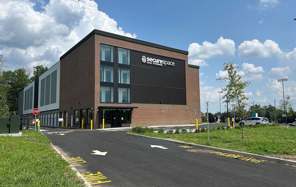 InSitePG's tweet photo. Insite today announced the opening of its newest facility in the NY MSA, SecureSpace North Plainfield.

It sits right on US22 for great visibility to the 3 mile pop 
 of >120k, who have <2.7 sqft/capita storage space available.

Visit https://t.co/jteSk3T8Qx to learn more. https://t.co/KU8o02LGE2