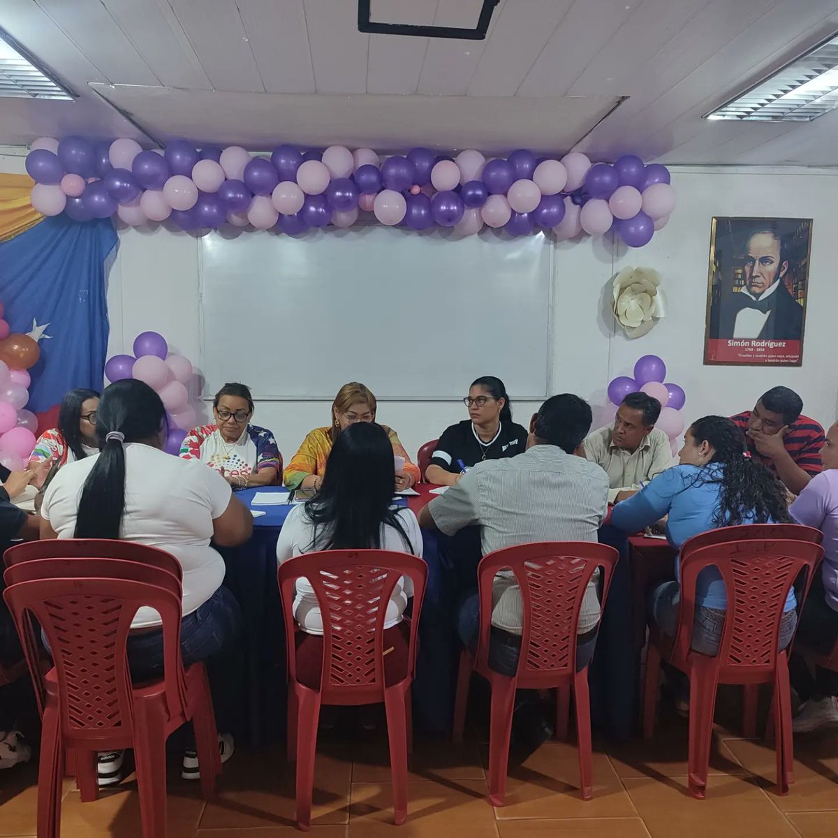 incesdelta1's tweet photo. #DeltaAmacuro || La Profa. Yecenia Valderrey, Gerente Regional del Inces en Delta Amacuro realizó una reunión con su consejo de gestión para organizar y ejecutar las diferentes actividades entorno al aniversario 65 de Inces en Venezuela. 

#latécnicaqueinspira #aprendelatécnica https://t.co/2TK5l4FdHS
