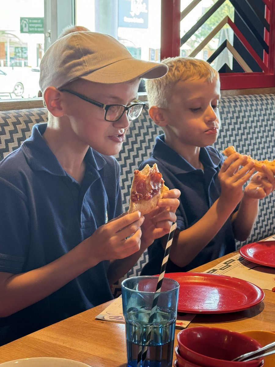 5thHullBB's tweet photo. Pizza, 🍕 ice cream 🍦and a walk 🚶‍♀️ today @theboysbrigade https://t.co/ePjrBIeATi