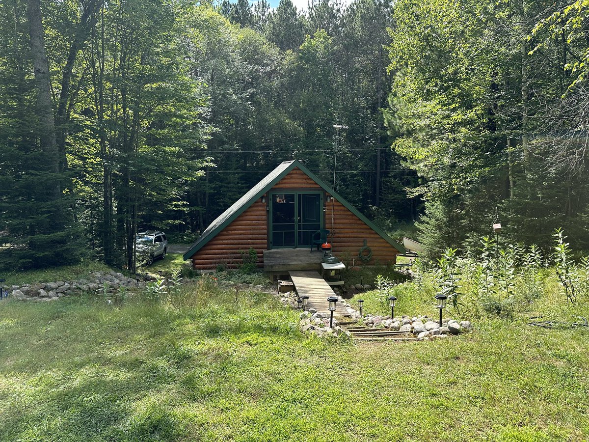 xbaxterx's tweet photo. Mercer, Wisconsin 🌲⛺️🎣 #roadxtrip #travel #upnorth #camping #loonday #photography #mercer #wisconsin https://t.co/rFDBPDIgur