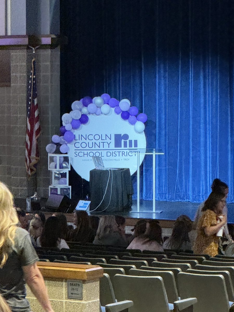 Round two today!! 🔥🔥
<a href="/Linc_R3/">Lincoln County R-III School District</a> (MO) is on fire today. What AMAZING educators!! Such an honor to kick off your year this morning my friends. Thanks for investing the time!! Go get it!! 🙌🏼 #AuthenticEDU