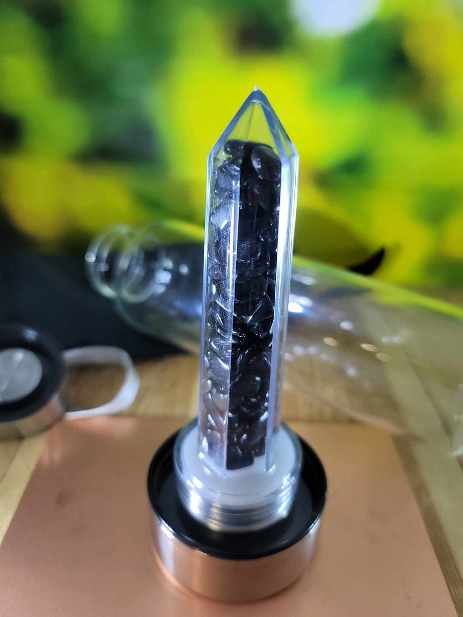 Aaronlp0077's tweet photo. Hi everyone,
We have 2 Crystal infused glass drinking bottles left. 

The black obsidian is in a contained obelisk that screws in from the bottom.

The charka bottle is on the bottom of the bottle that screw in from the bottom.

https://t.co/fMXvUF5RsL https://t.co/3SGFHc2O3Q