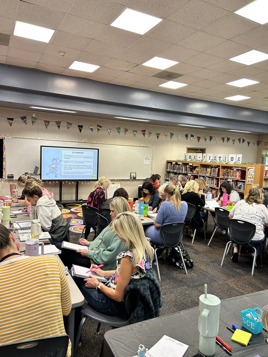 drloriemonroe's tweet photo. Great day of learning  all about Teacher Clarity with Sugar Creek Elementary! #Corwin #teacherclarity #SugarCreekElementary #visiblelearning https://t.co/b9ps3Pp0DX