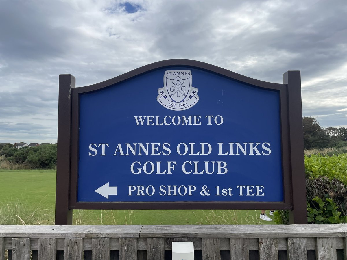 ARichardsonPro's tweet photo. Back at my old place @StAnnesOldLinks today with the owners of @GolfTravelHub 

The golf course produced by @stannesgreens was outstanding! 👏👏

Thank you so much for the opportunity to play the golf course again! 👍

#golf #trips #travel #LinksGolf #pure #TheBest #LinksCourse⛳️ https://t.co/yf47Jn99HZ