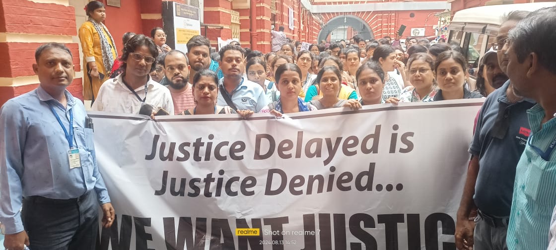 Tanusre89068834's tweet image. Justice Delayed Is Justice Denied ⚖️

We Want Justice ⚖️ 

Justice For R.G.Kor ⚖️
#JusticeForRGKor⚖️

Same Same But Different types...
Pehle suicide Decler kar dia 15mi me  phir bad me sach samne aaya yeh suicide nahi Murder hai . 

Modi ji please aab to focus kijiye 🙏

@itsSSR