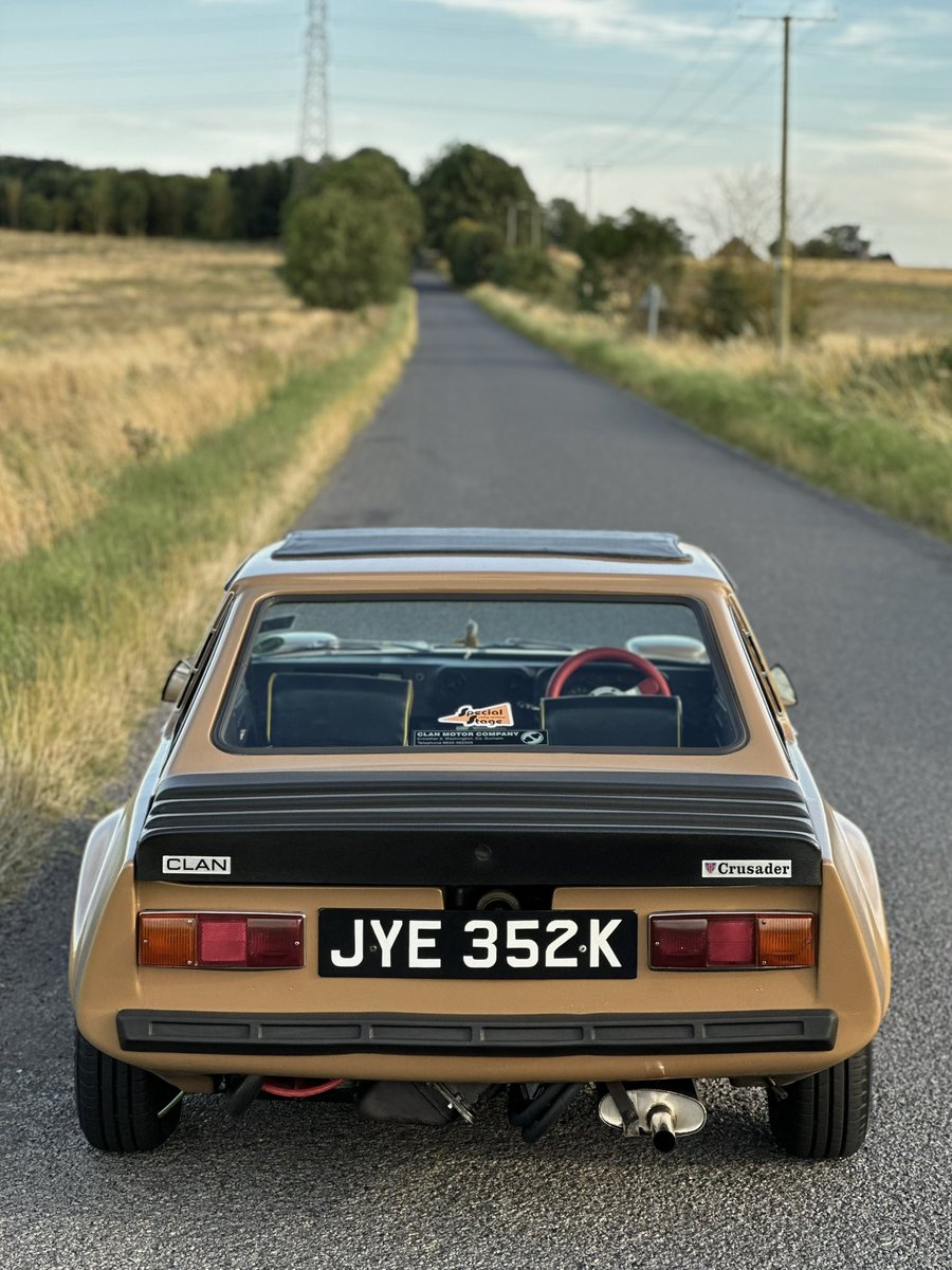 Can we just keep summer forever, please - it goes so well with my little hot rod! 🙏🏻 

Who else has been out chasing blue skies? 📸👇🏻

#ClanCrusader